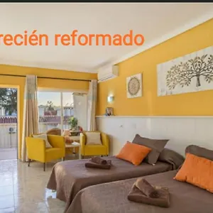 https://casa-maria-torremolinos.hotelsinnerja.org